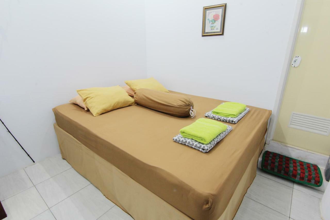 Tiga Dua Homestay Yogyakarta Exterior foto